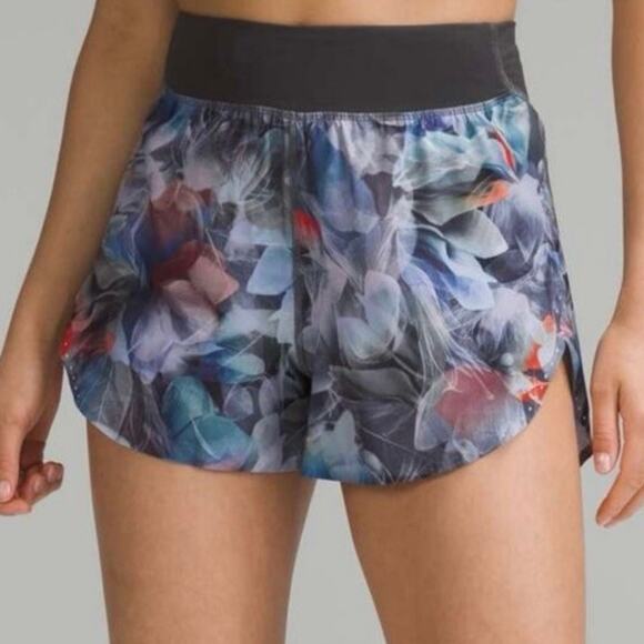 Lululemon floral fast and free shorts 6 - Picture 1 of 7